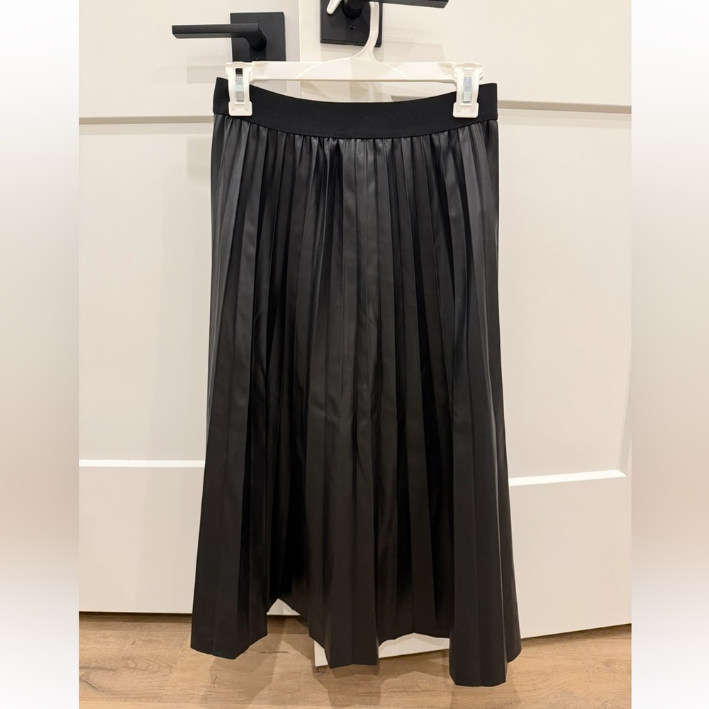 🆕 Laundry By Shelli Segal Black Faux Leather Skirt